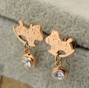 現貨+預購 玫瑰金耳環 鑲鑽耳飾-可愛小木馬時尚母親節生日情人節禮物女飾品71at21【獨家進口】【米蘭精品】