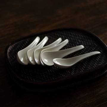 三分靜 原創小勺子湯勺瓷勺調羹素色喝湯長柄中式無孔勺子粥勺