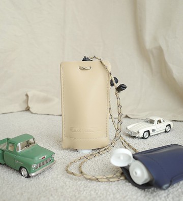 可以攜帶任何擠壓管的蜂鳴袋，如酒精凝膠，防曬霜易於使用