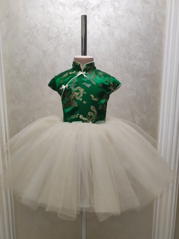 綠寶石色和服緞面連身裙 適合小孩子 象牙色裙子