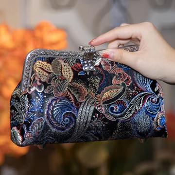 20口金手拿包手工布藝diy材料包銀色壓花斜挎背包旗袍款非成品360