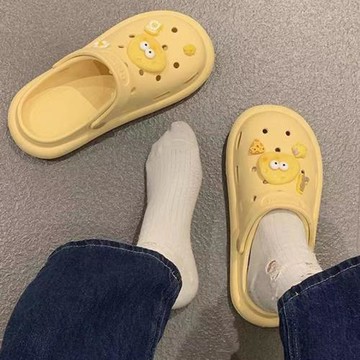 2023新款夏季可愛卡通洞洞鞋女款外穿防滑厚底包頭半拖涼鞋踩屎感