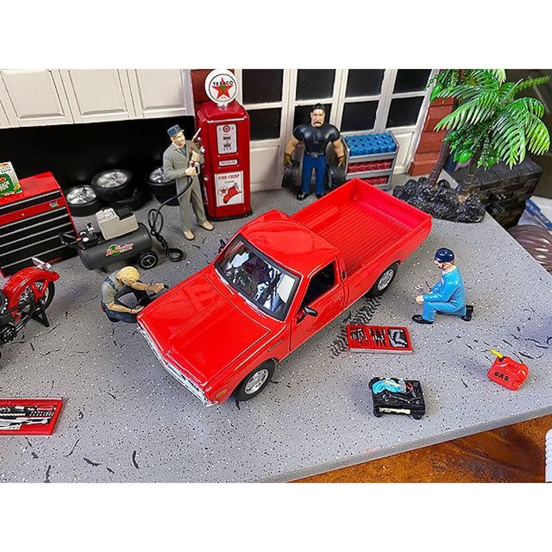 マイスト 1973年ダットサン ピックアップトラック620 ダイキャストミニカー 1/24スケール （レッド） □ アメリカン雑貨 |  LINEショッピング