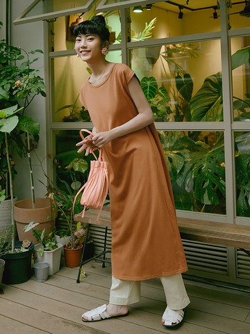 純棉設計感背鏤空下襬開衩連袖洋裝