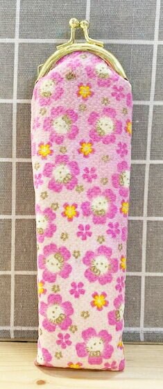 【震撼精品百貨】凱蒂貓 Hello Kitty 日本SANRIO三麗鷗 KITTY 珠釦和風收納袋-粉#73444 震撼日式精品百貨