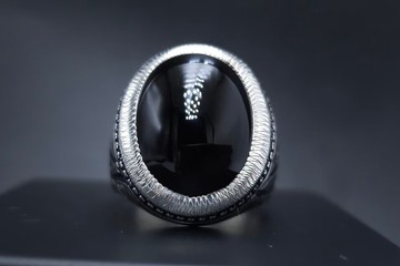 頂級皇家品質天然葉門黑瑪瑙戒指，925 純銀。