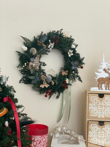 小精靈的金色派對聖誕花圈