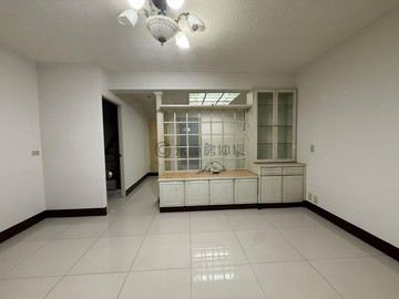 鴻運靜巷一樓庭院宅，空間方正採光佳，自住保值首選｜桃園市桃園區福山街