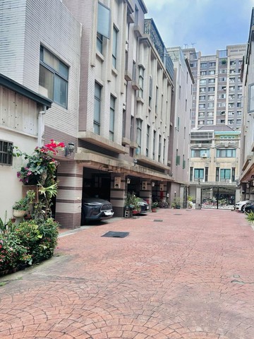 東區九期震後優質社區別墅｜南向迎光向陽而居｜台中市東區一心街
