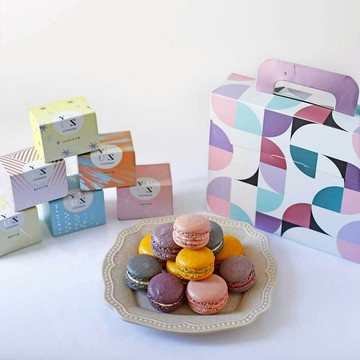 (三日內出貨）【Yuzu patisserie】暢銷流行減糖馬卡龍綜合手提禮袋組共八顆 謝師禮/畢業禮物/送禮首選/情人節禮物/生日禮物（含六盒六種不同口味）