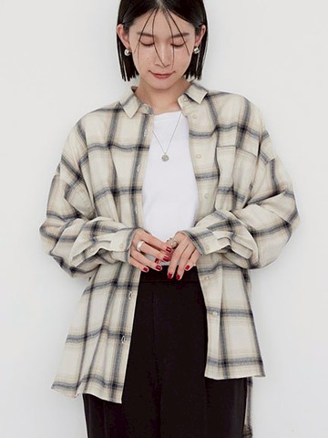 後側開衩抓褶格紋長版襯衫(HA44L0A0100) - AMERICAN HOLIC