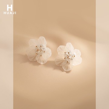 花跡甜美花朵耳環女超仙氣質優雅白色花瓣耳釘時尚夸張個性耳飾