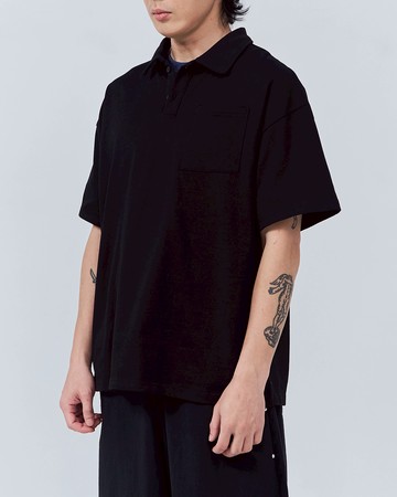 男裝 單口袋設計休閒POLO領上衣-黑 M/L/XL