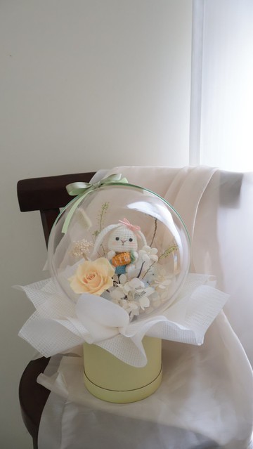 客製化禮物_垂耳兔永生花波波球抱抱桶