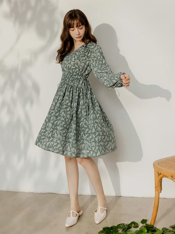 碎花V領雙層不對稱腰抽繩洋裝