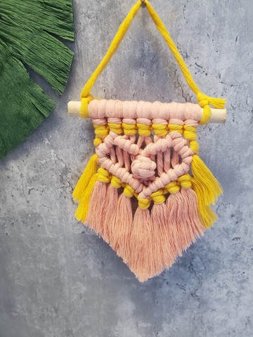 Macrame 編織愛心壁掛 旗幟