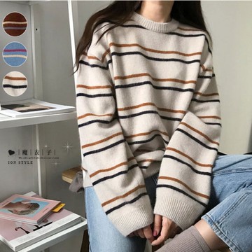 【QV3887】魔衣子-條紋拼接寬鬆圓領長袖針織衫