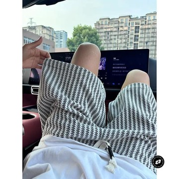 復古黑白條紋印花短褲男款夏季潮牌休閒寬鬆五分褲大碼美式運動褲男士運動透氣短褲 男士訓練排汗運動褲 男士薄款健身跑步褲