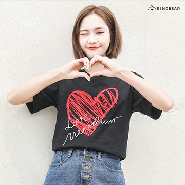 圓領T--簡單休閒毛線愛心草寫英字刺繡圓領短袖T恤(白.黑M-3L)-T387眼圈熊中大尺碼中大尺碼
