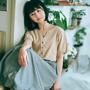 OB嚴選-日系純棉小V領半開襟拋袖寬鬆上衣《AB20255-》