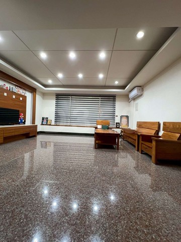 北區文成二路｜成熟生活圈面寬車墅｜台南市北區文成二路