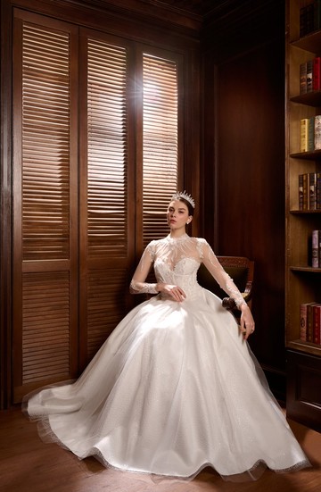 Sylvie 珠寶盒大裙襬婚紗