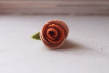 草木染 天然染 植物染色系玫瑰胸針 茜草 檳榔 現貨款