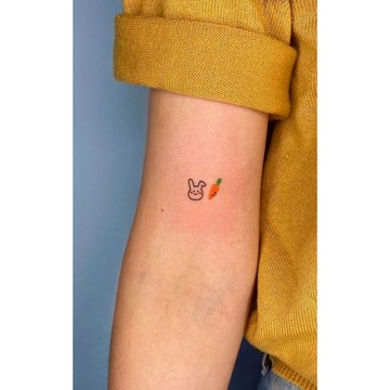 「餵兔兔」超可愛 紋身貼紙 微刺青 輕紋身  紋身貼  打卡 小心機 創意 超美 性感 抖音同款 小紅書同款 可愛 動物