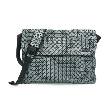 Issey Miyake Bao Bao 幾何細方格釦式斜背包(霧銀)