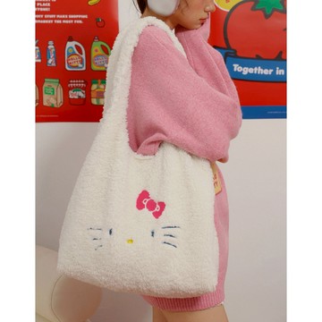 AIR SPACE 【Hello Kitty聯名】刺繡圖案羊羔毛肩背包(白/粉紅) 配件 現貨