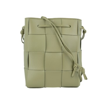 BOTTEGA VENETA Cassette 小羊皮編織小款水桶包/豆莢綠