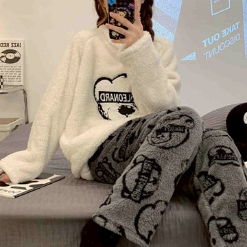 [韓國K.W.]現貨韓國大白熊保暖升級刺繡家居服套裝睡衣