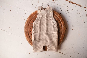 手工針織嬰兒連身褲 – 中性米 beige 初生嬰兒服飾 – 手作嬰兒針織衣