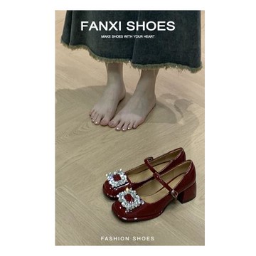 瑪麗珍繁系法式復古紅色小皮鞋