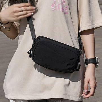 日系輕便3層拉鍊護照證件腰挎包