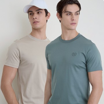 GIORDANO 男裝圓領小刺繡短袖上衣Liquid Touch系列【多色任選】01025802