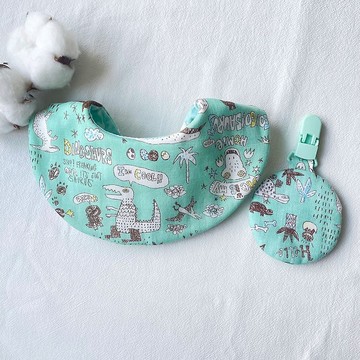 塗鴉恐龍 六層紗 小圓兜 日本二重紗 圍兜 口水巾 繡字 平安符袋