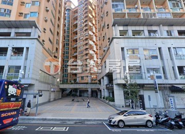 專任-曉明女中旁【登峰21】大陽台視野戶｜台中市北區中清路一段