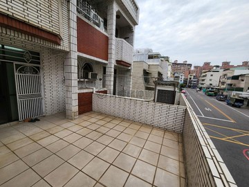 東光國小&陽明國中~大露台車庫透天｜高雄市三民區澄平街