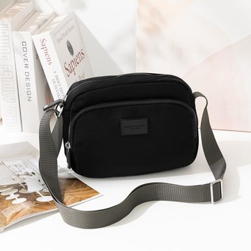 【金安德森】輕甜旅程 機能隨身斜側包-黑色