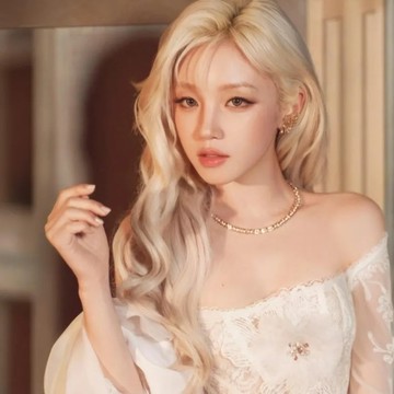 【KEKE】宋雨琦 【芭莎之夜】衕款 白金色 假女 長髮 中分八字 大波浪捲髮 全頭套 網紅假髮套 自然 逼真