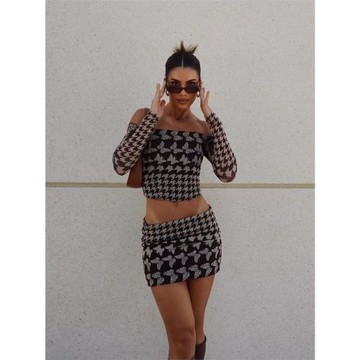 CAMILA蝴蝶與千鳥格碰撞純欲性感辣妹一字肩露臍魚骨上衣包臀半裙