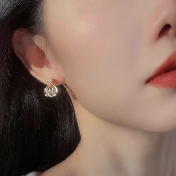 十四行詩｜心靈珍珠璀璨耳釘 梧桐好物嚴選