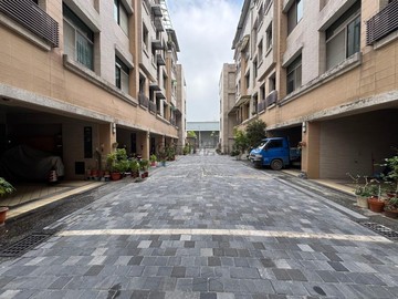 ※仁武區仁雄商圈-鬧中取靜-透天正四樓車墅｜高雄市仁武區赤貴街