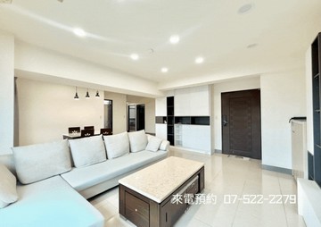 楠科園區 捷運綠地 中高樓美4改3房平面車位｜高雄市楠梓區秀群路