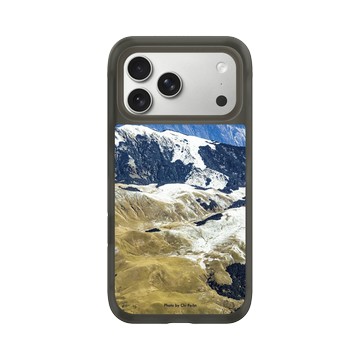 iPhone 17 Pro Max AirX 本質黑 - Chi Po-Lin 齊柏林《看見台灣》系列 - 能高安東軍草原