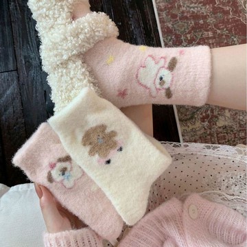 小狗毛絨中筒襪🔥襪子女中筒襪 秋冬加絨加厚保暖 可愛狗狗長襪日常百搭 睡眠地板襪居家保暖 冬季居家睡眠保暖中筒襪