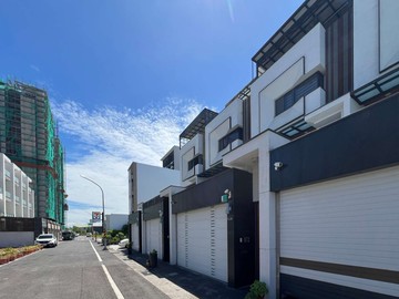 賞-萬年重劃區6米大面寬輕齡雙車電梯別墅｜台南市南區萬年五街