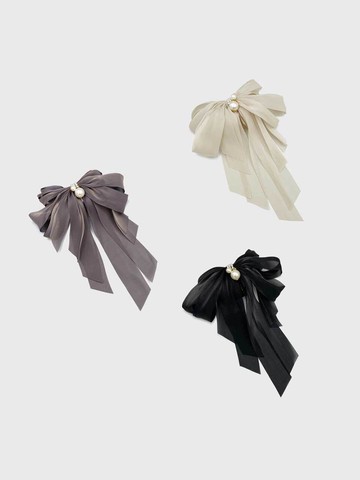 Lavish Pearl Ribbon Hair Clip