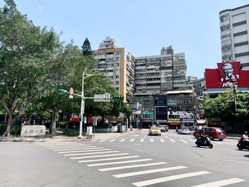 捷運公園電梯小品｜台北市北投區溫泉路